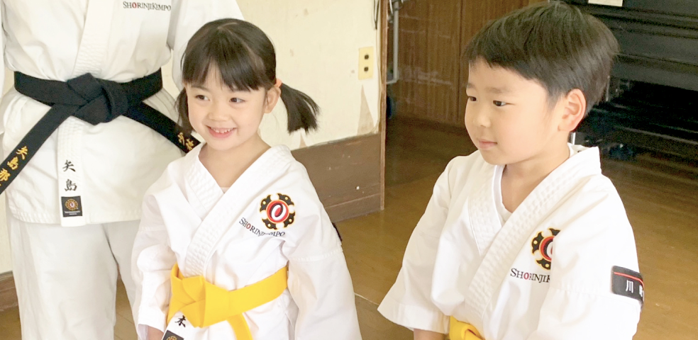 道着の子どもたち
